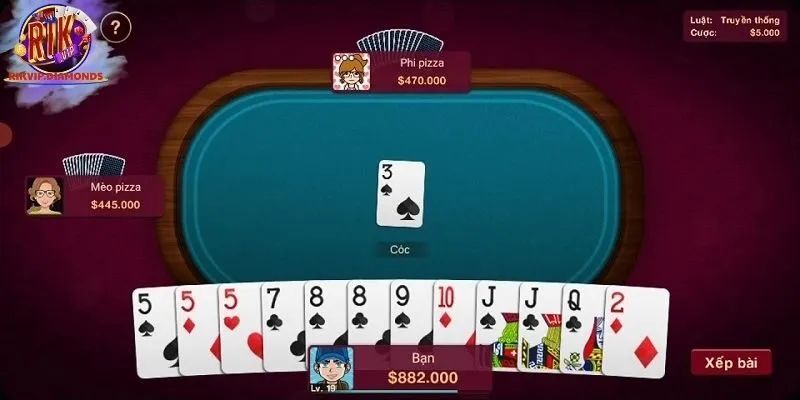 Quan sát đối thủ trên bàn